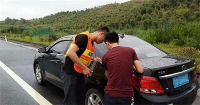 遂溪永福道路救援